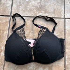 NWT INCREDIBLE BY VICTORIA’S SECRET
Push-Up Plunge Bra  Black 34D